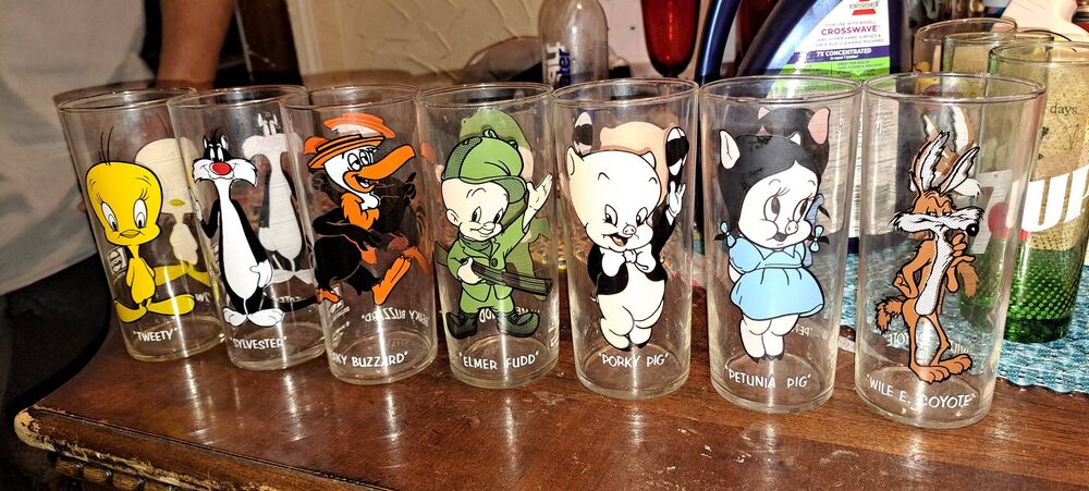 Vintage 1973 Pepsi Looney Tunes Collector Glasses Set of 7 Warner Bros